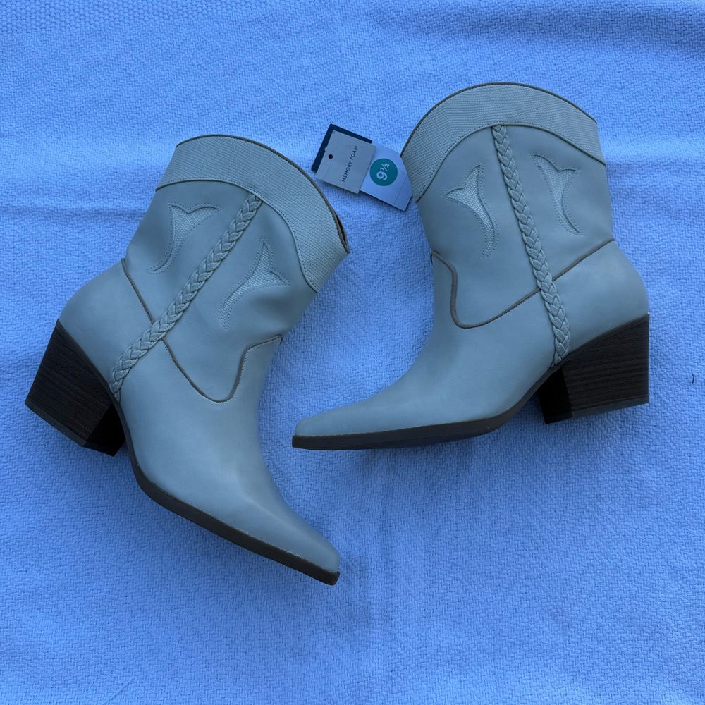Women's Western Ankle Boots - Cream